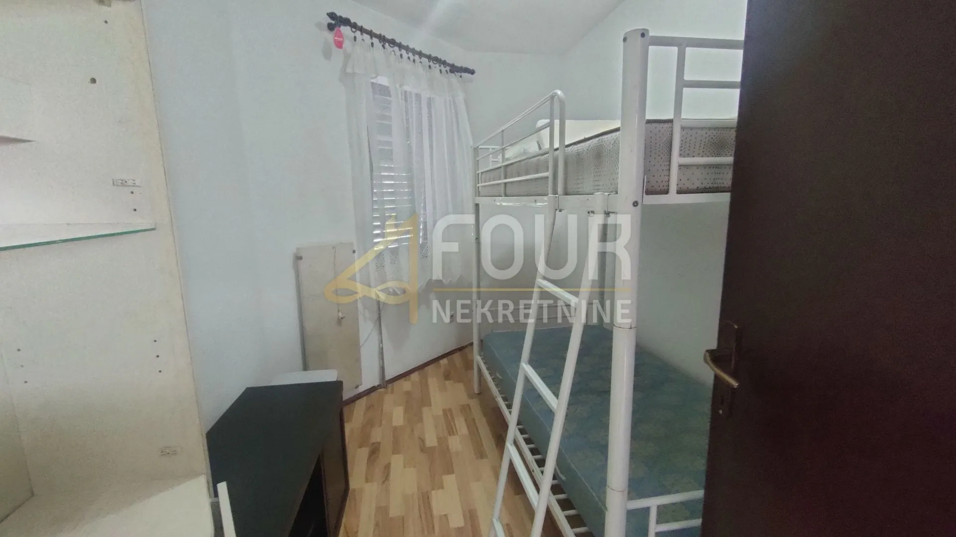 najam, saršoni, 180m2, 5skl, 2 balkona, pogodno za radnike! - slika 4
