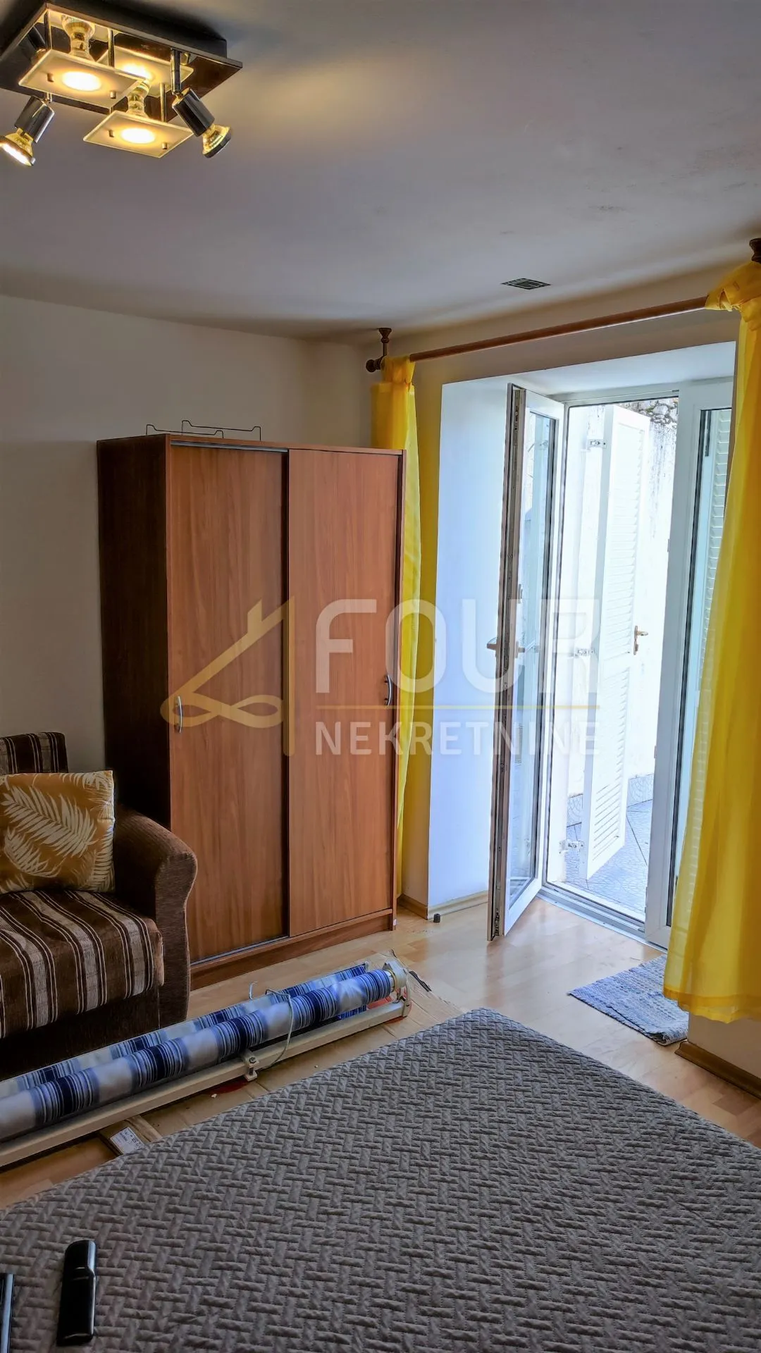 jadranovo, samostojeća kuća s 3 apartmana - slika 20