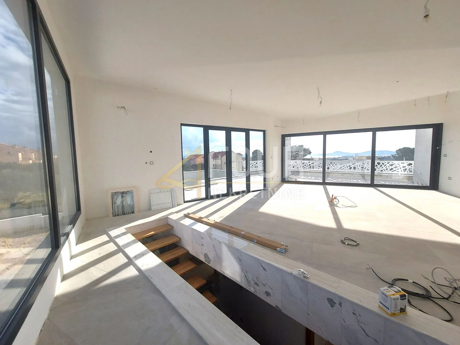 dalmacija, vodice, moderna novogradnja s bazenom - slika 5