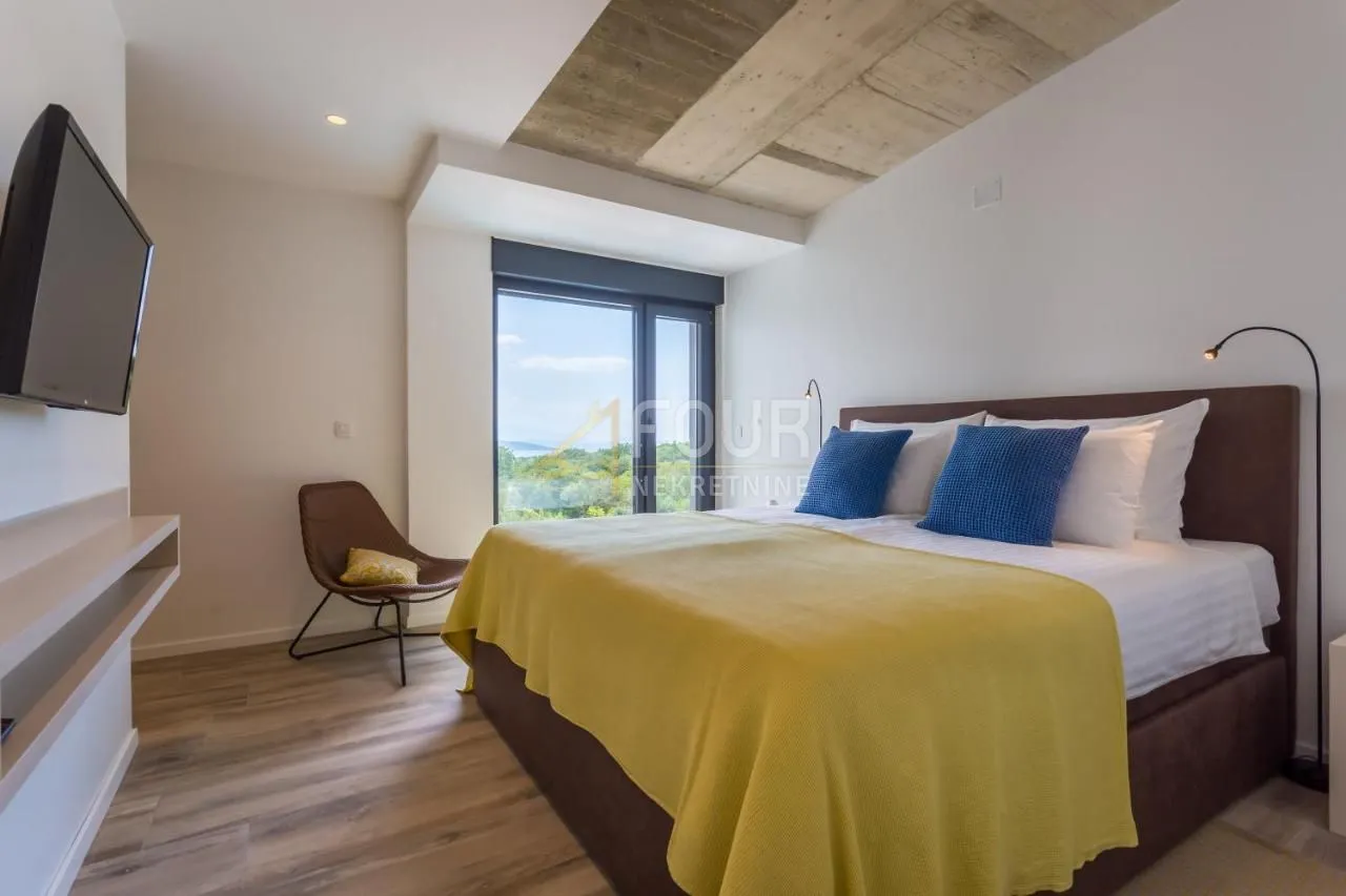 otok krk, luksuzna vila s bazenom - slika 13