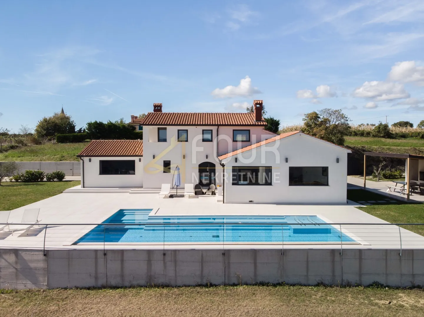 istra, buzet, luksuzna vila s bazenom - slika 2