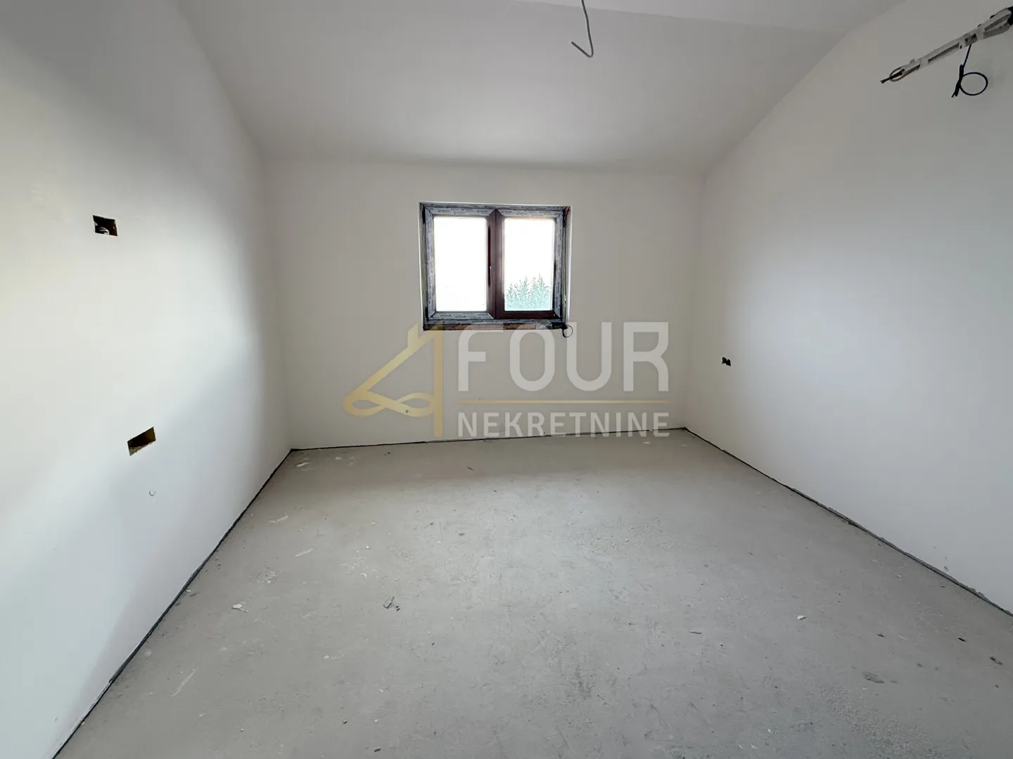 poljane, samostojeća kuća s bazen, 300m2 - slika 9