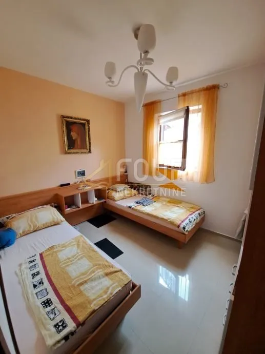 otok krk, kornić, 96.86m2, 3s+db, terase - slika 7