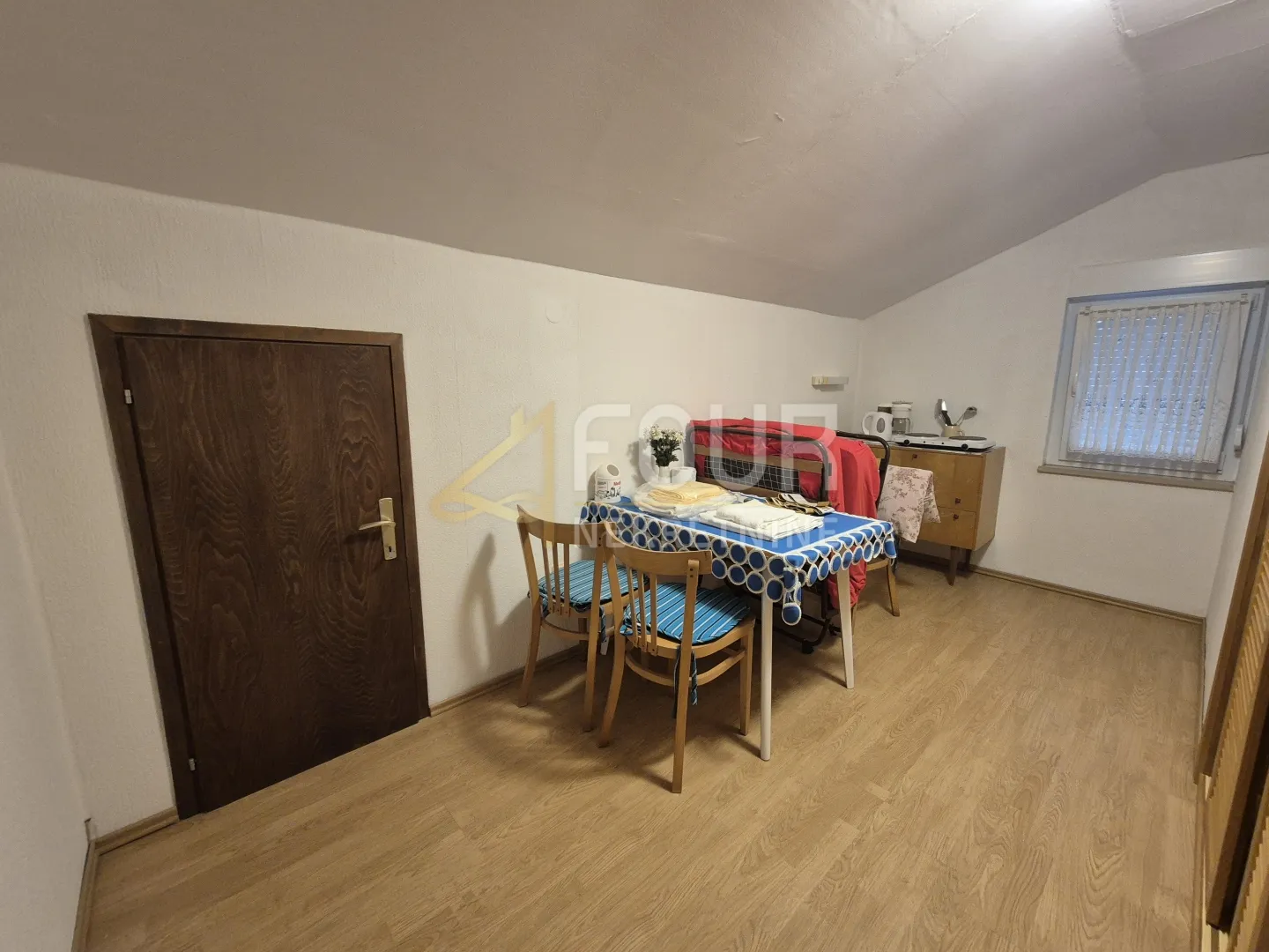 otok krk, dobrinj - okolica, kuća s 4 stana, garaža, velika okućnica - slika 27