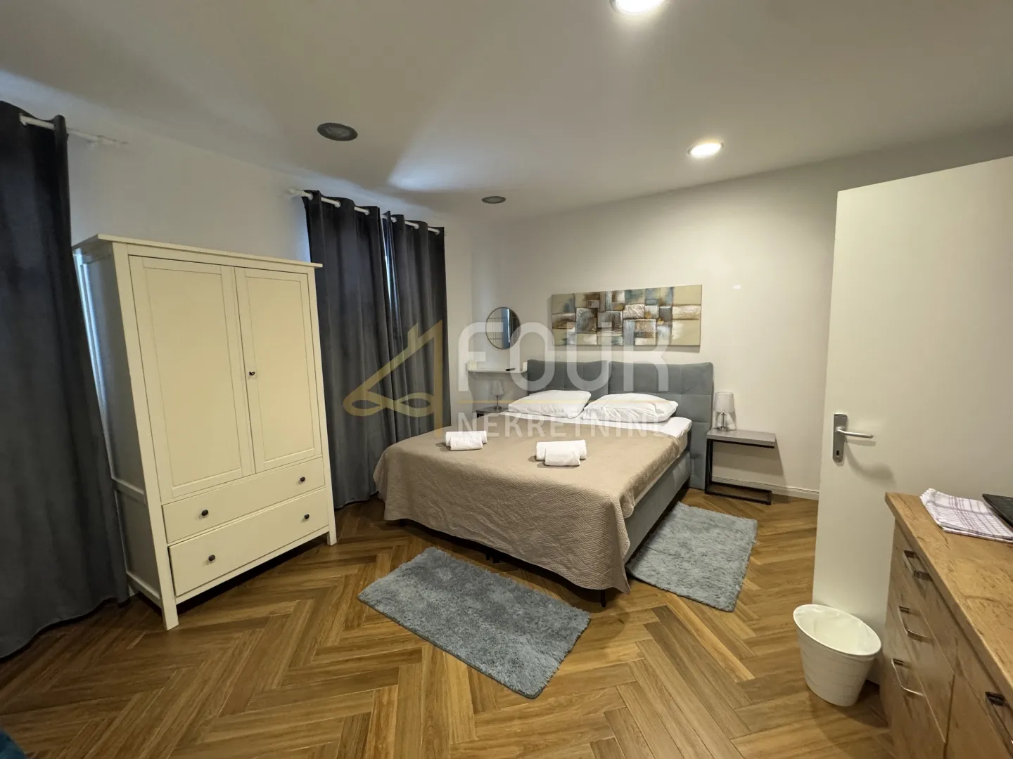 istra, pula - centar, 95.47m2 u naravi 3 apartmana - slika 2