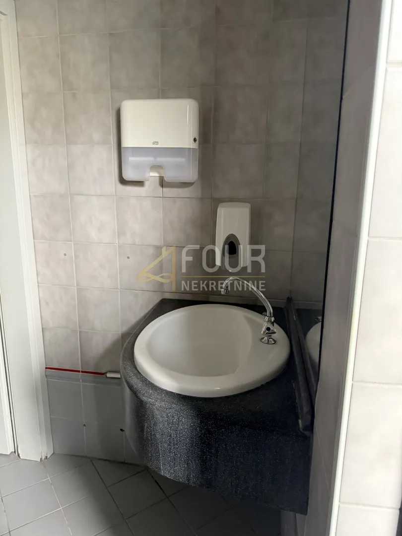 zakup, matulji, poslovni prostor od 140.45m2 - slika 13