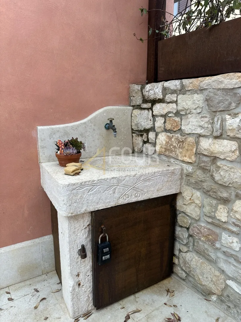 istra, buje, kaštel - okolica, kamena vila s bazenom - slika 39