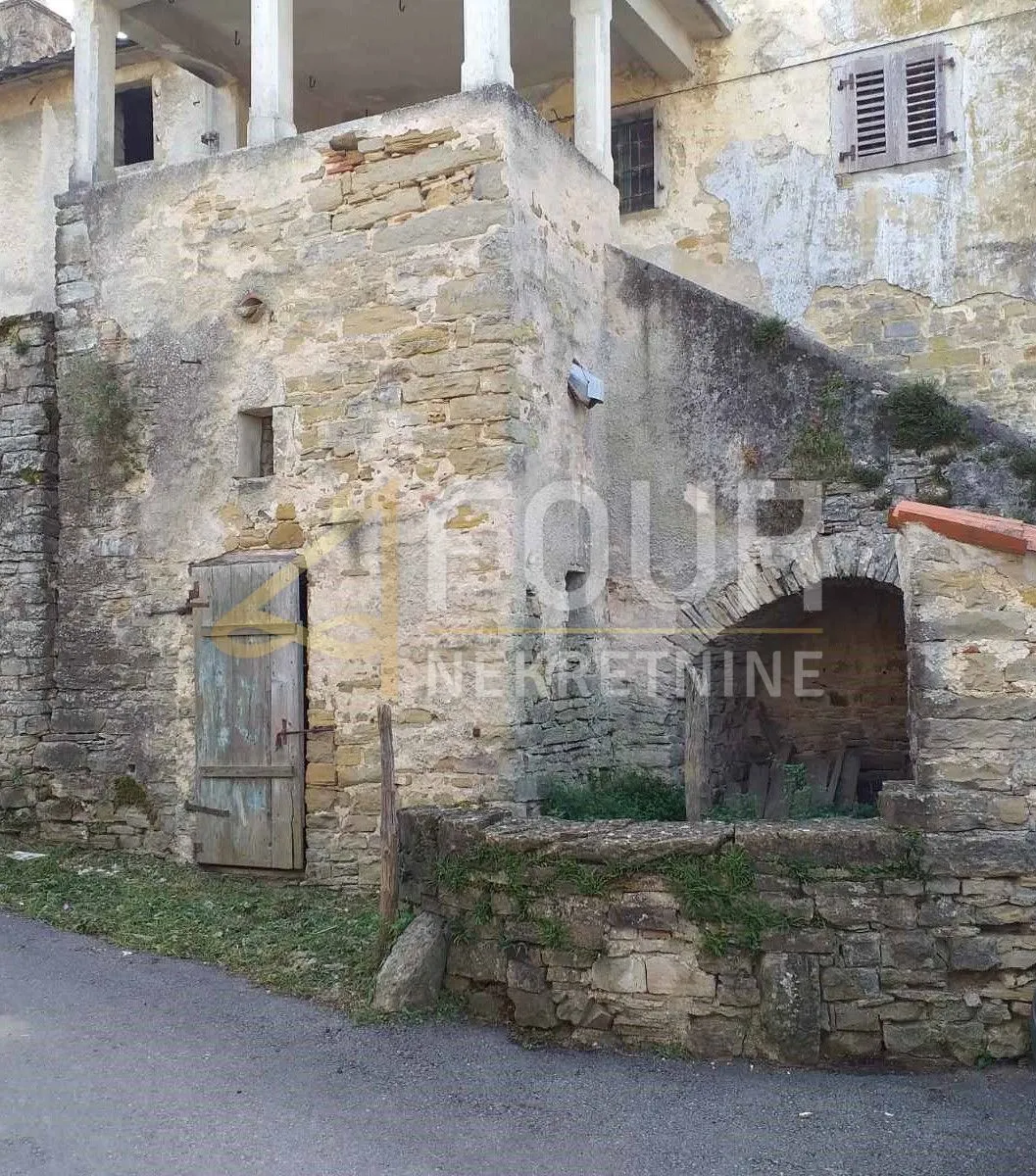 istra, motovun, kamena starina - slika 2