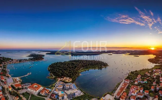 istra, medulin, kuća 1. red do mora - slika 12