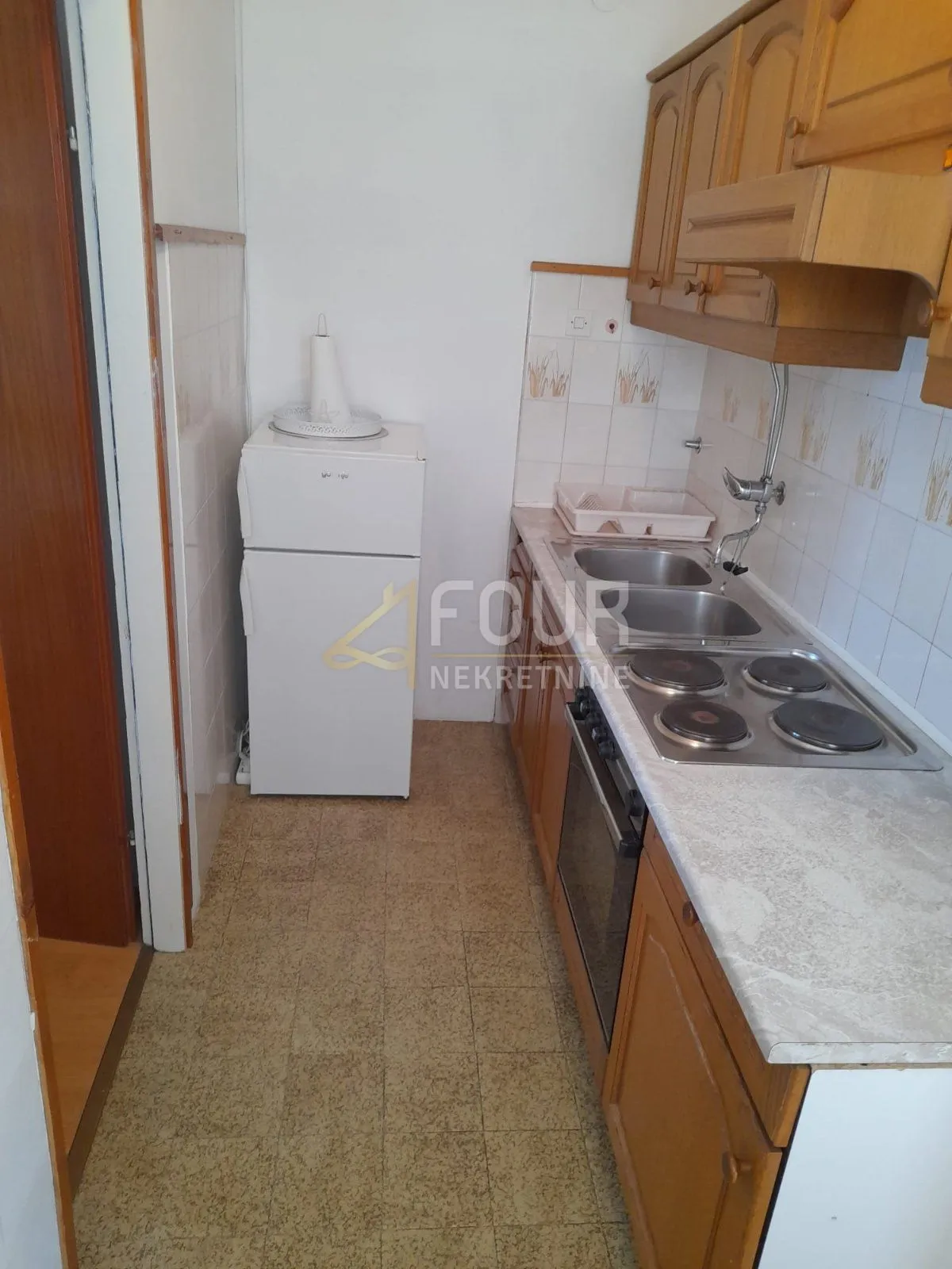 otok rab, supetarska draga, kuća s 5 apartmana, 1. red do mora - slika 4