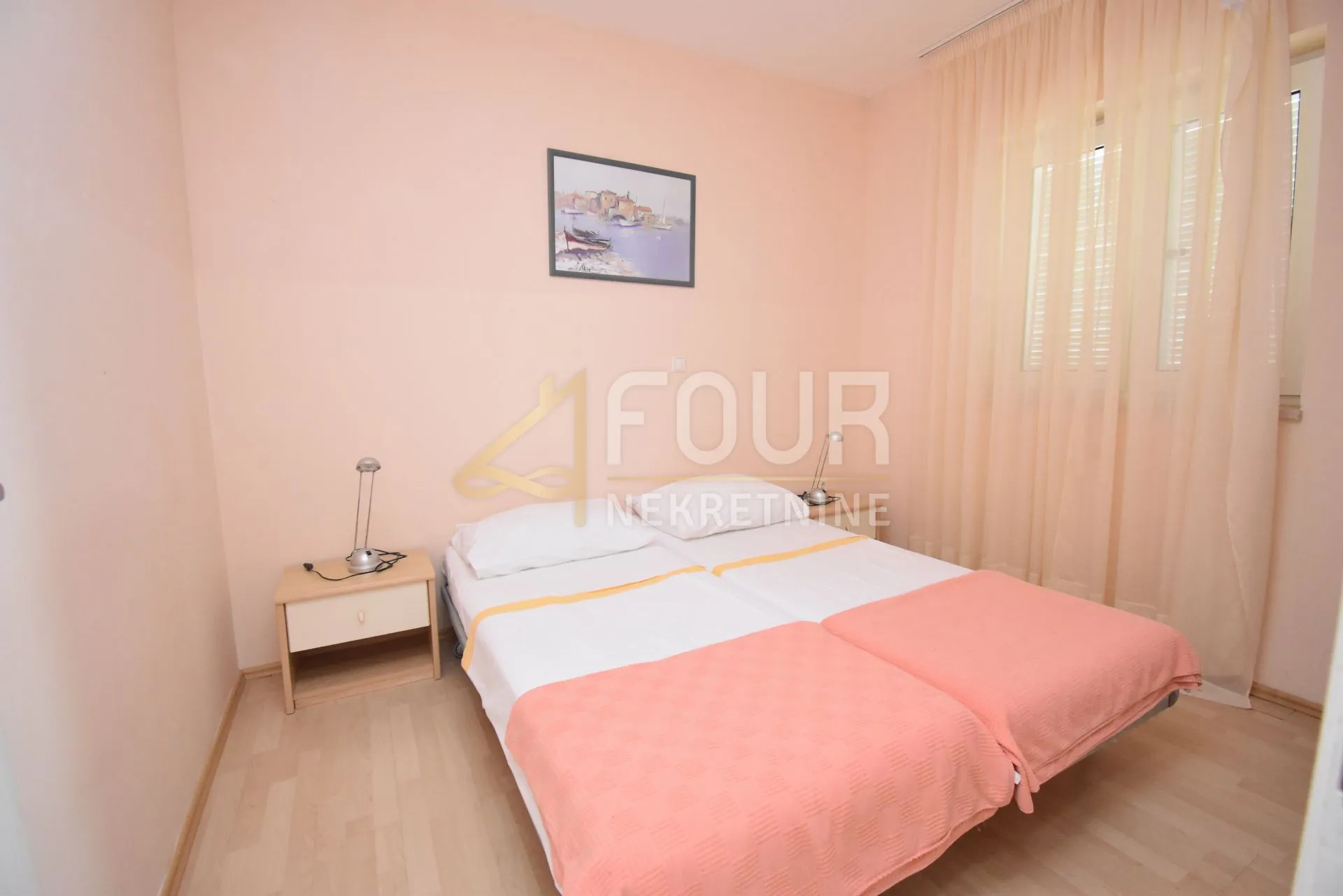 medulin - premantura - vila s 13 apartmana - slika 10