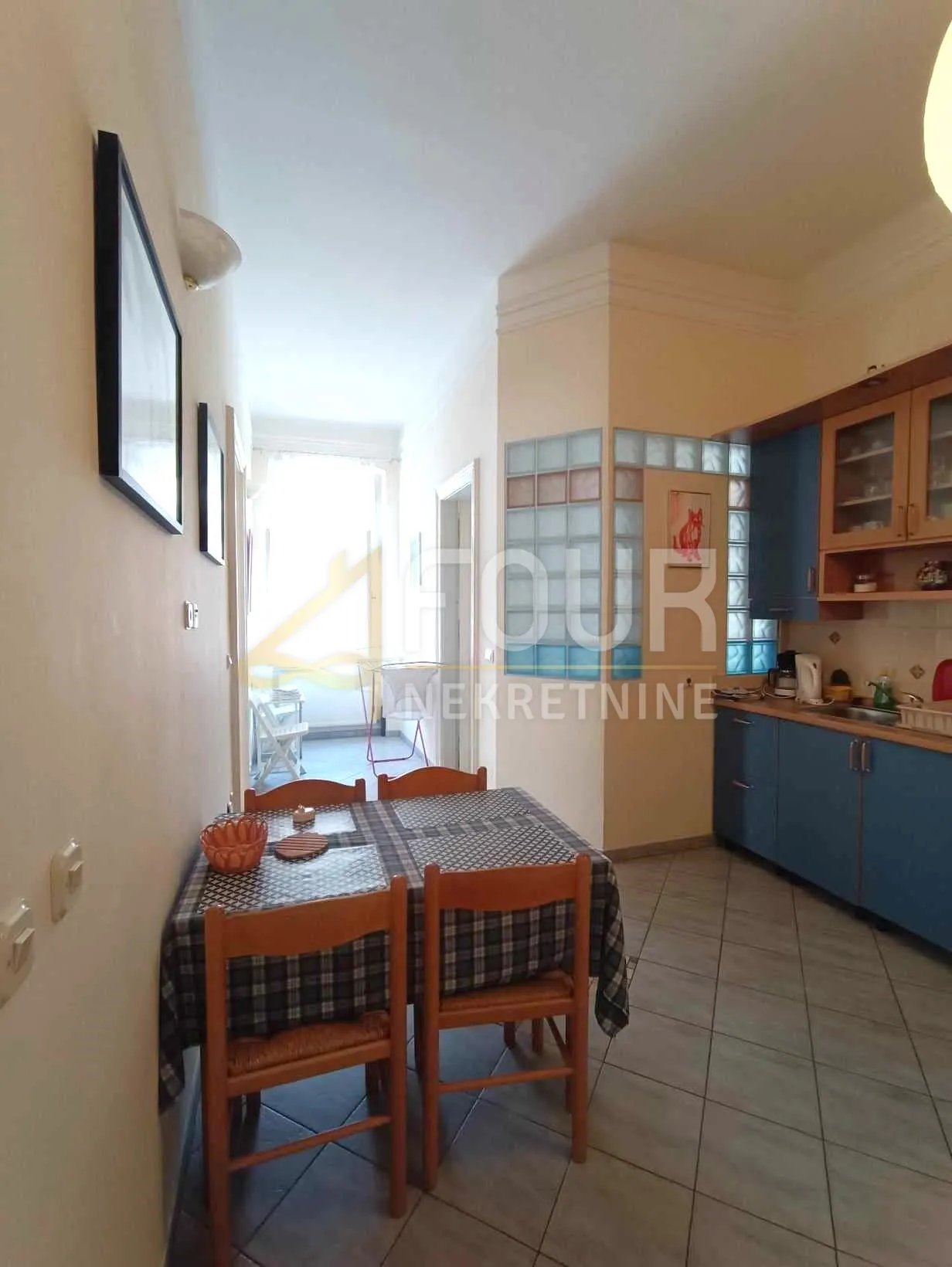 Opatija, 120.46m2, u naravi dva stana, 3 balkona