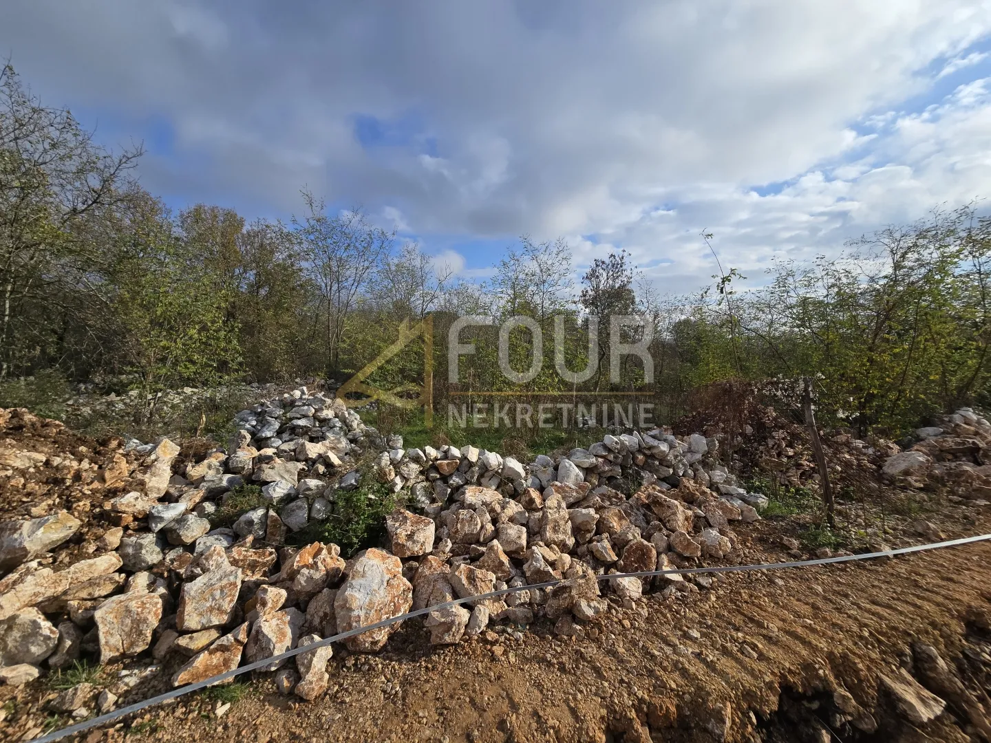 otok krk, vrbnik, građevinsko zemljište 3.022m2 - slika 3