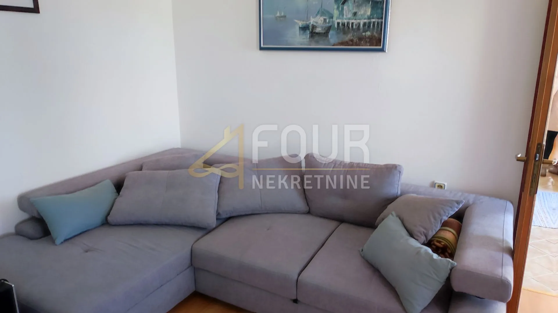 jadranovo, samostojeća kuća s 3 apartmana - slika 4