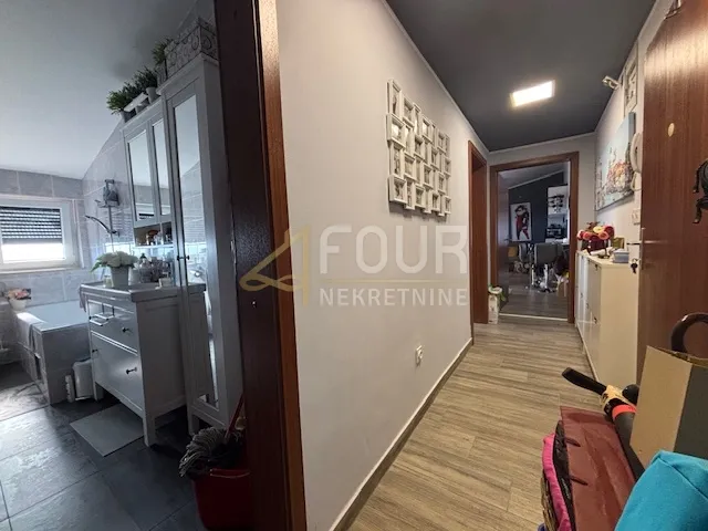 novi vinodolski, 66m2, 1s+db, lođa, pogled na more - slika 6