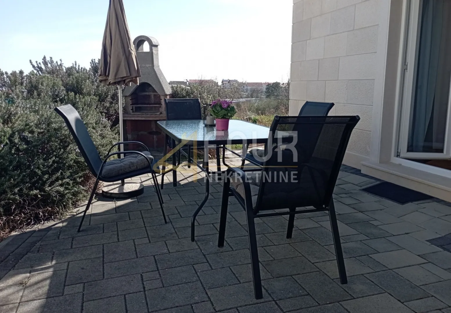 Otok Krk, grad Krk, 42.68m2, 1s+db, terasa i vrt 45.50m2