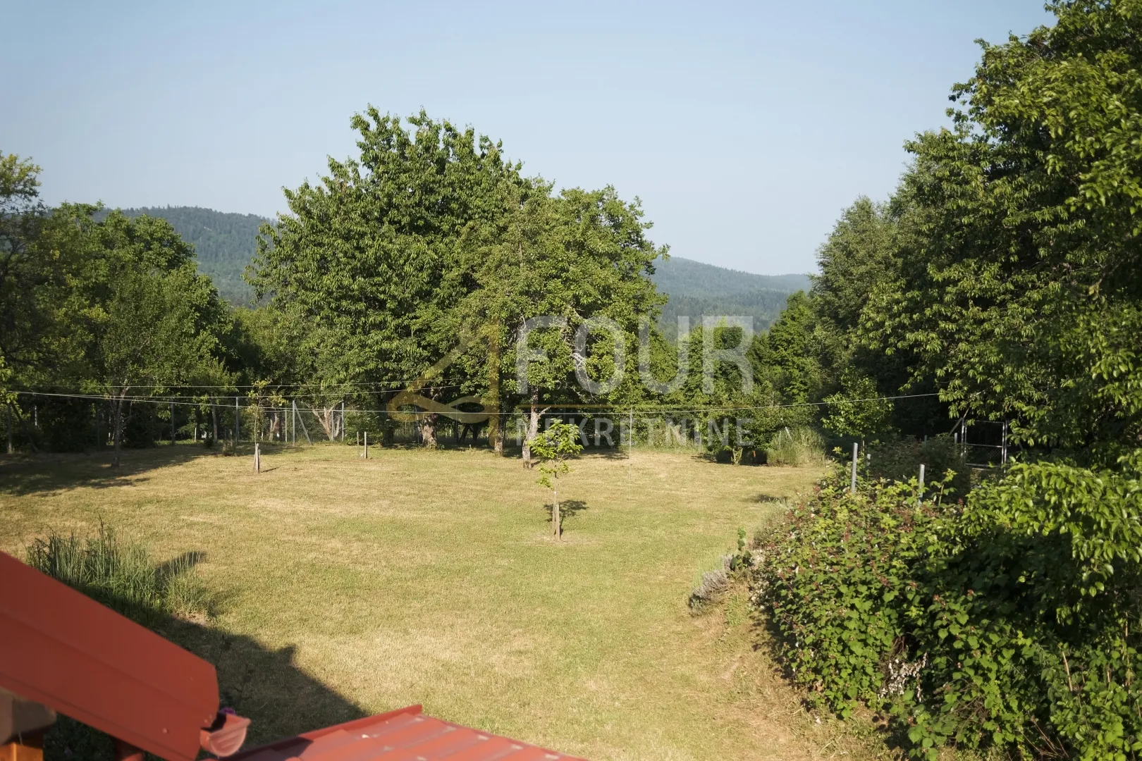 gorski kotar, brod moravice, prostrano imanje - kuća s dva stana - slika 8