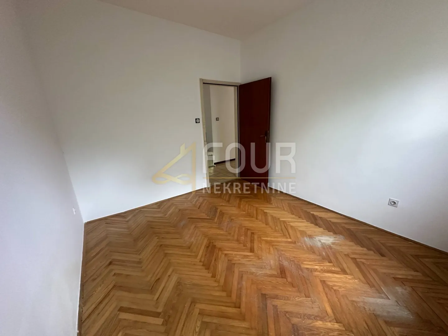 istra, poreč - centar, 71.20m2, 2s+db, okućnica 192m2 - slika 6