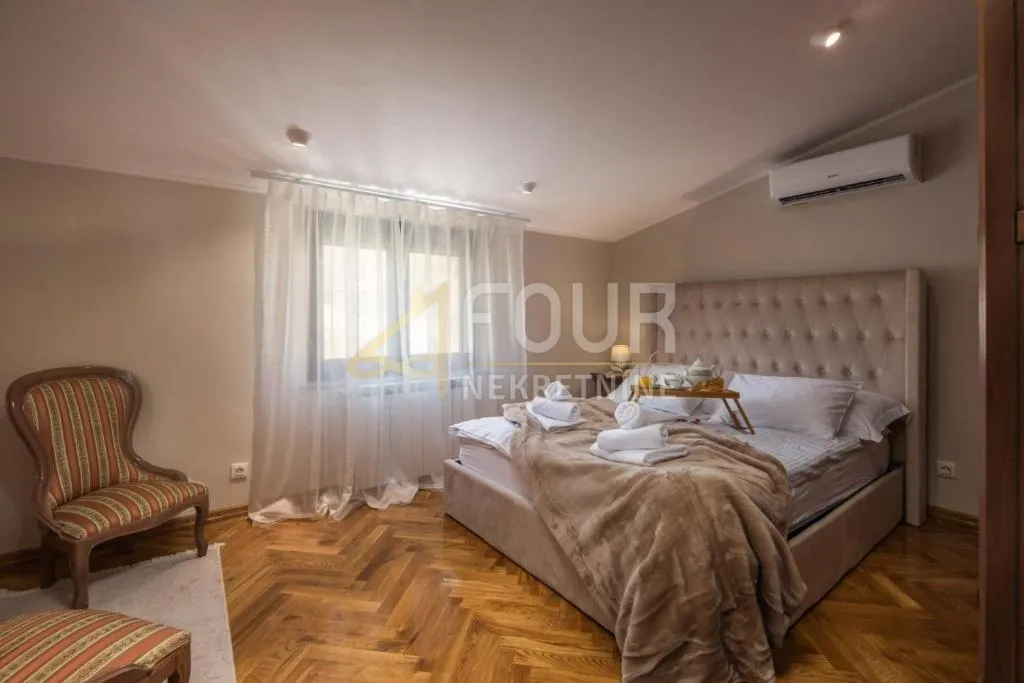 najam, ičići, 3s+db, 130m2, lođa, pogled na more, zajednički bazen - slika 9