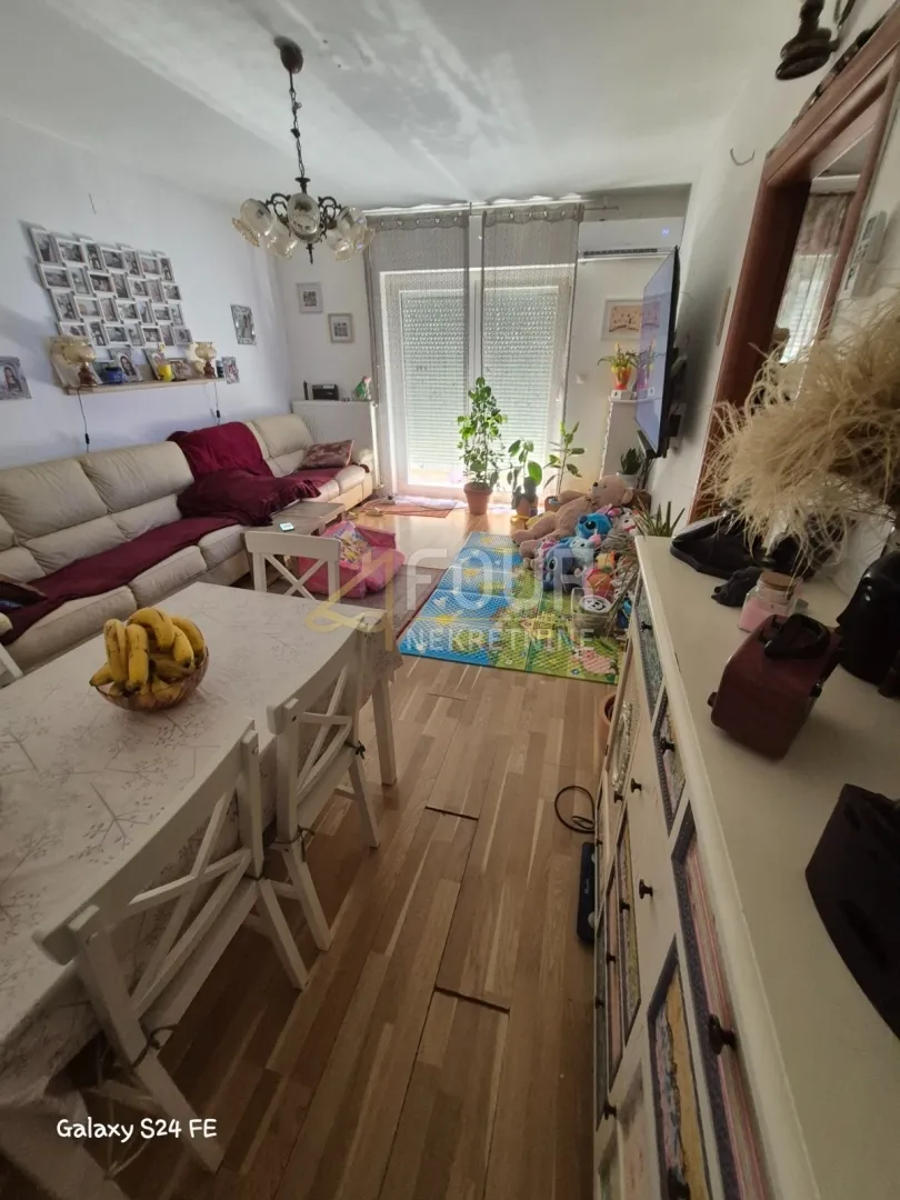 mavrinci, 230m2, samostojeća kuća - 3 stana - slika 2
