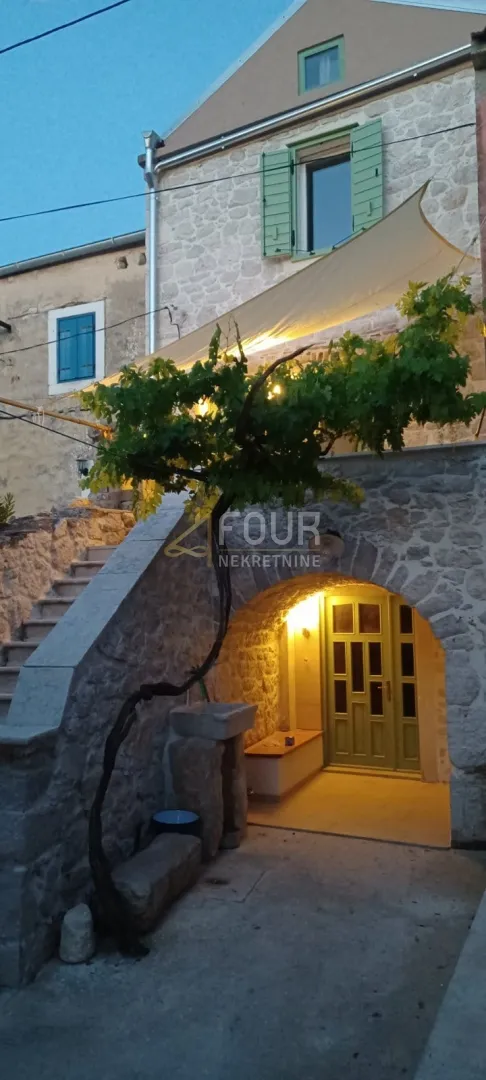 Veli Iž, adaptirana kamena kuća, 94m2 - Veli Iž, Zadar
