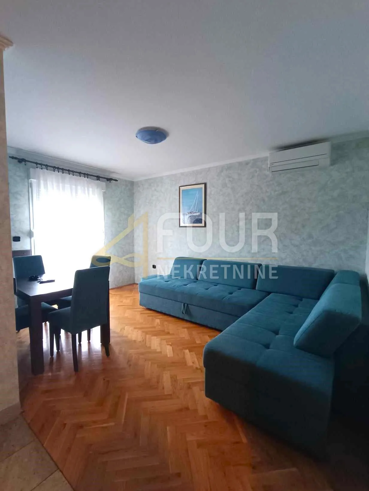 Opatija, vila s 15 stanova, 400m od mora!