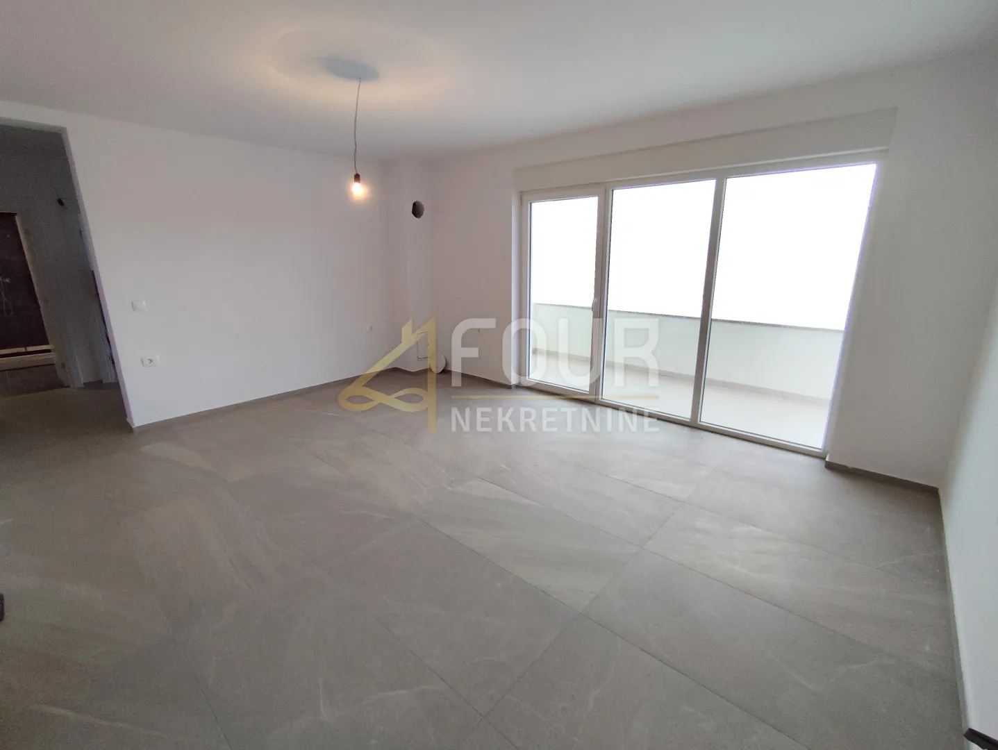 Istra, Medulin, novogradnja, 2s+db, balkon