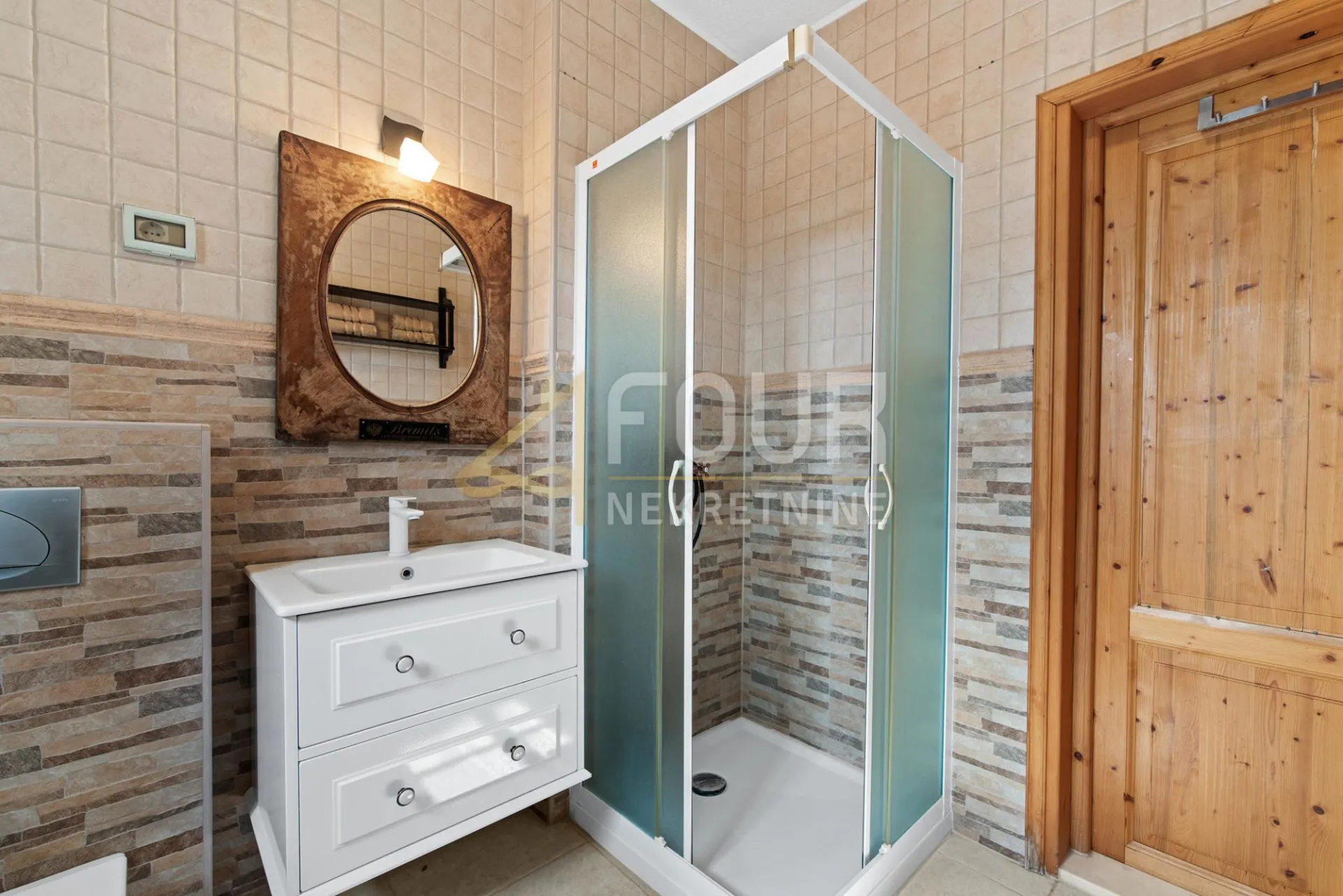 istra, poreč, šarmantna kuća s bazenom, 180m2 - slika 10