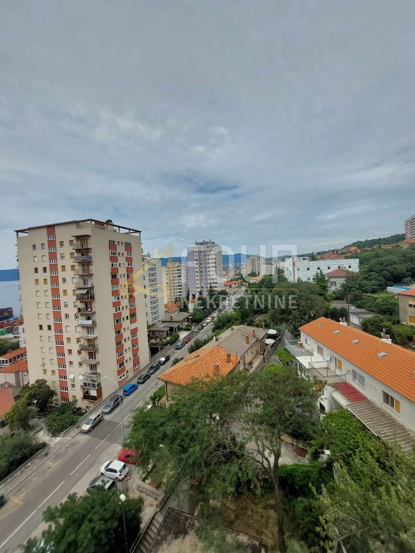 Rijeka, Krimeja, poslovni prostor, 43m2