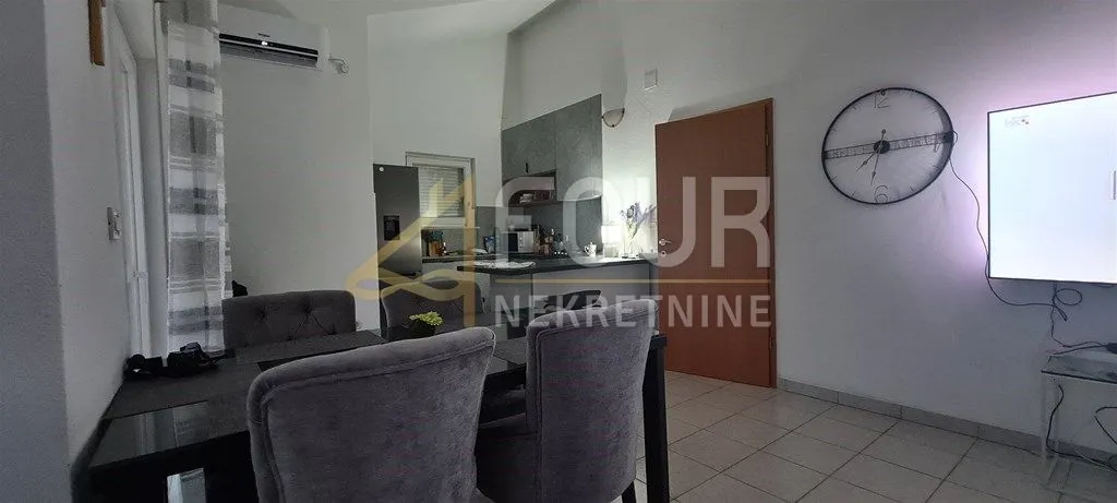 Pakoštane, 2s+db, balkon, pogled na more i jezero