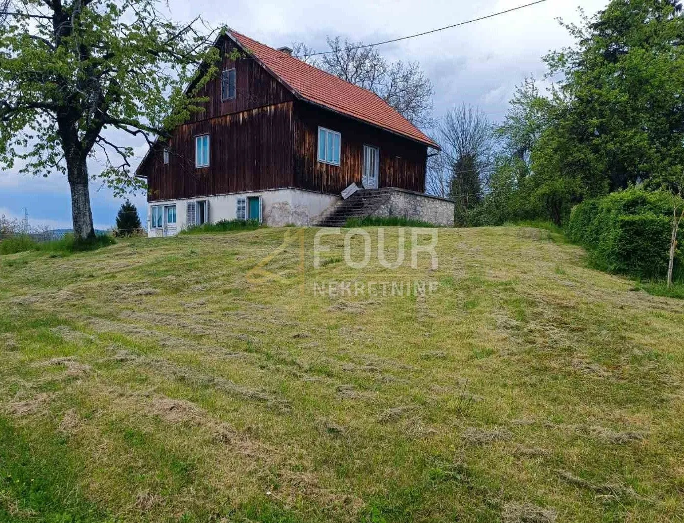 Gorski kotar, Vrbovsko, kuća 200m2 s velikom okućnicom