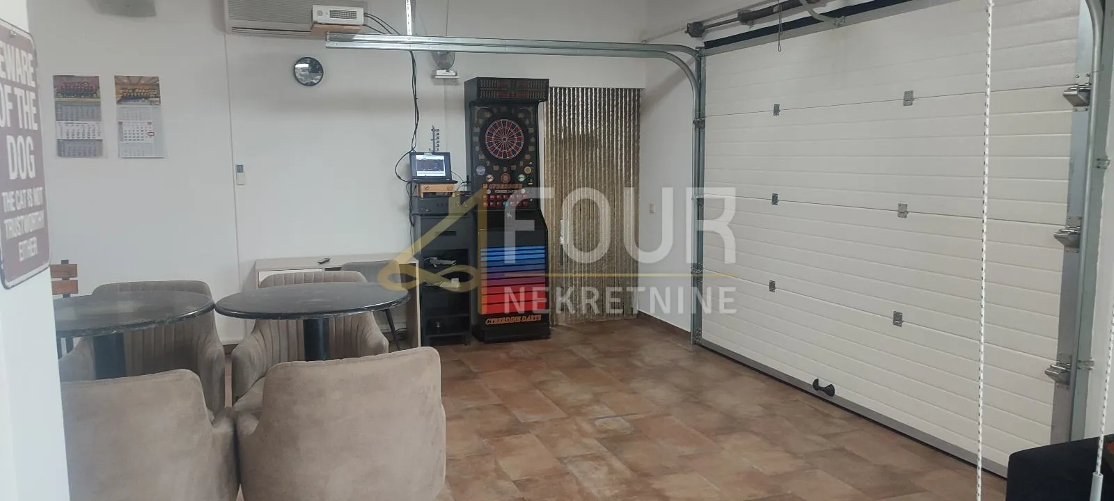 krasica, 292m2, dizajnerska kuća s garažom i uređenom okućnicom - slika 23