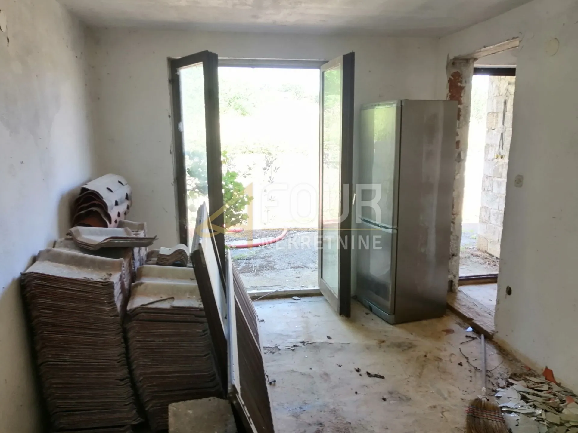 istra, poreč, zemljište 1.880m2 sa započetom gradnjom - slika 2