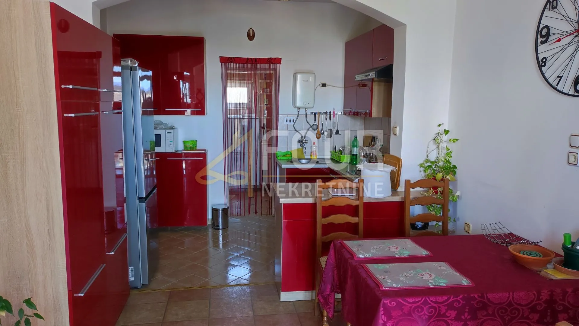jadranovo, samostojeća kuća s 3 apartmana - slika 5