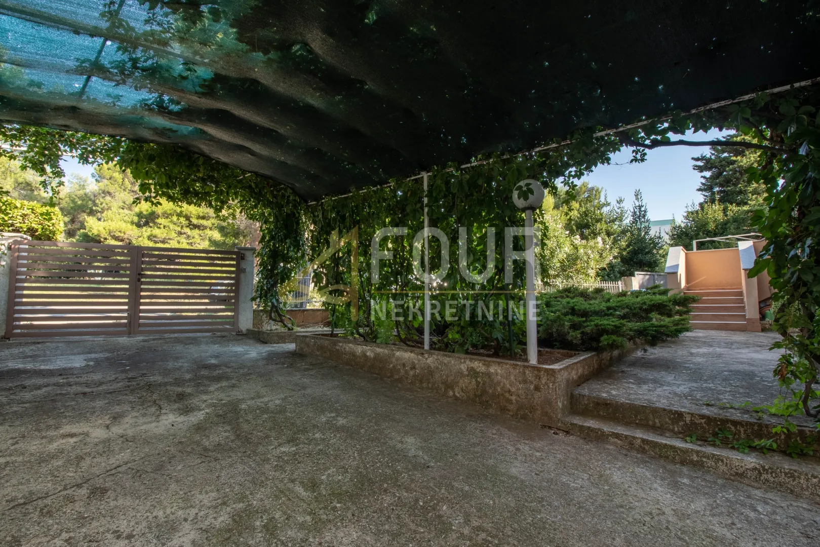 istra, pula - veruda, 212m2, 2 stana, terasa + balkon + okućnica + garaža - slika 13