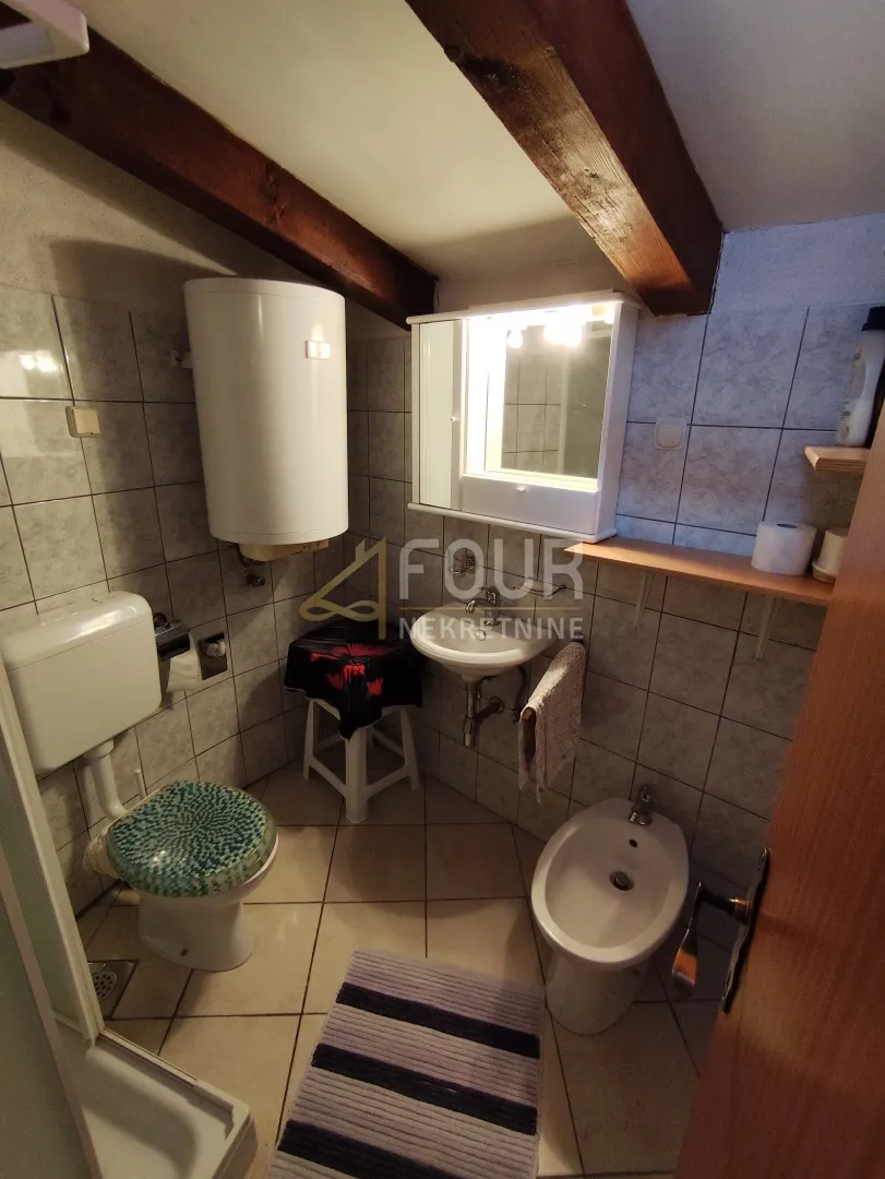 istra, marčana - okolica, autohtona kuća s dva stana 198m2 - slika 19