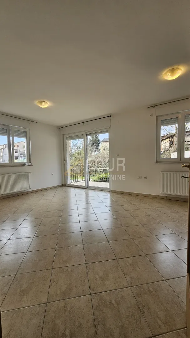 Viškovo, 75.11m2, 2s+db, balkon, veliko spremište!