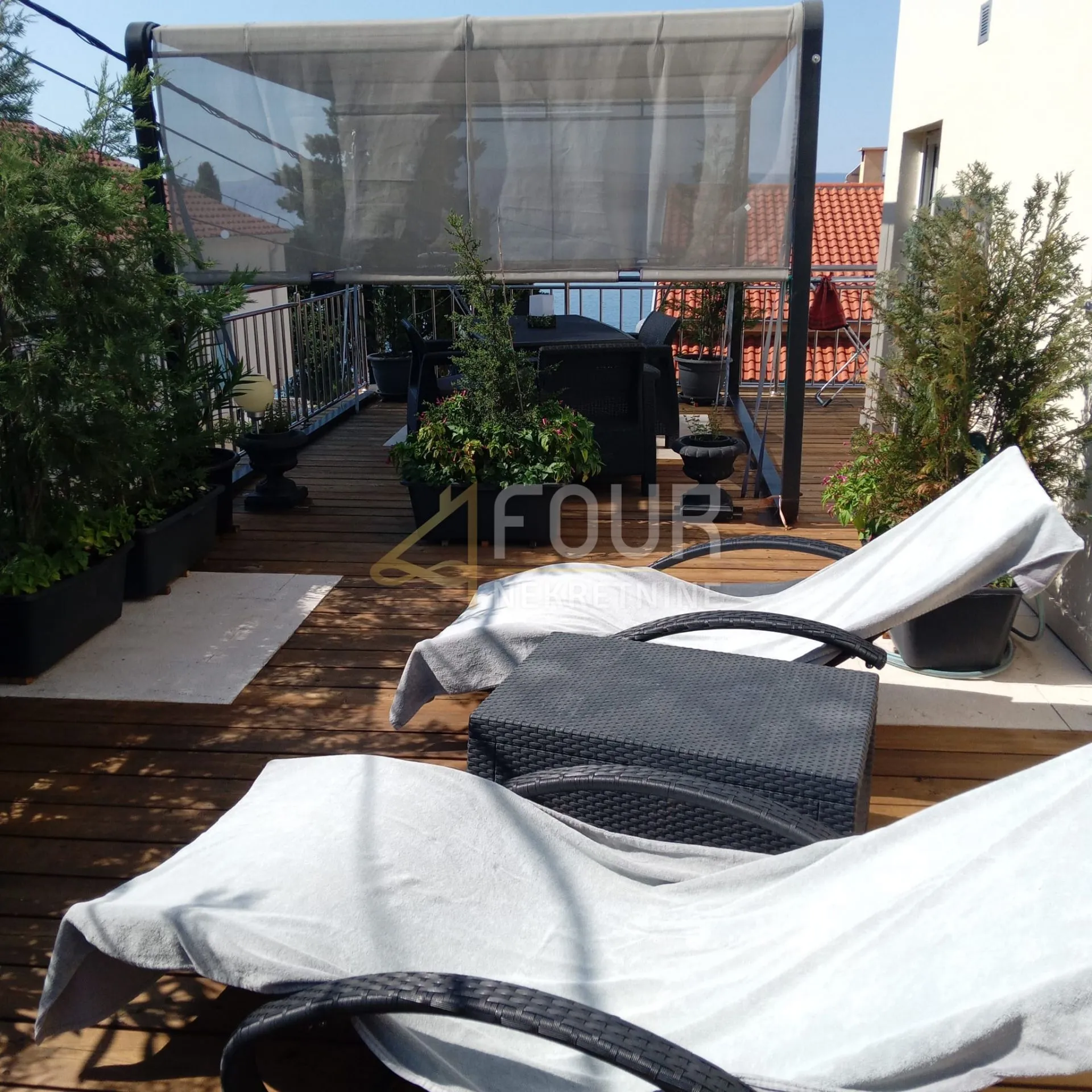 novi vinodolski, kvalitetna kuća s 4 apartmana i pogledom na more - slika 10