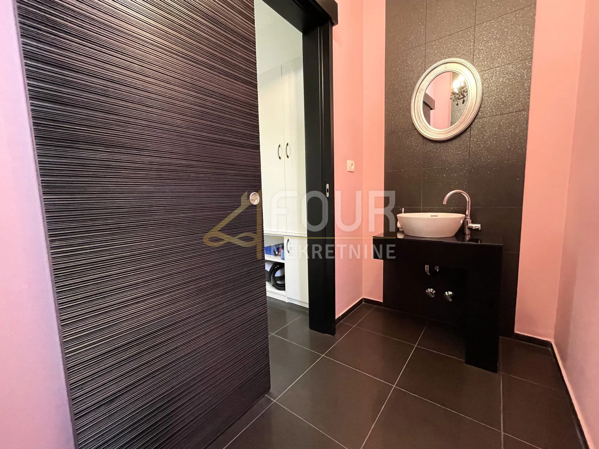 kastav, martinkovac, vila s tri stana i bazenom, 400m2 - slika 21