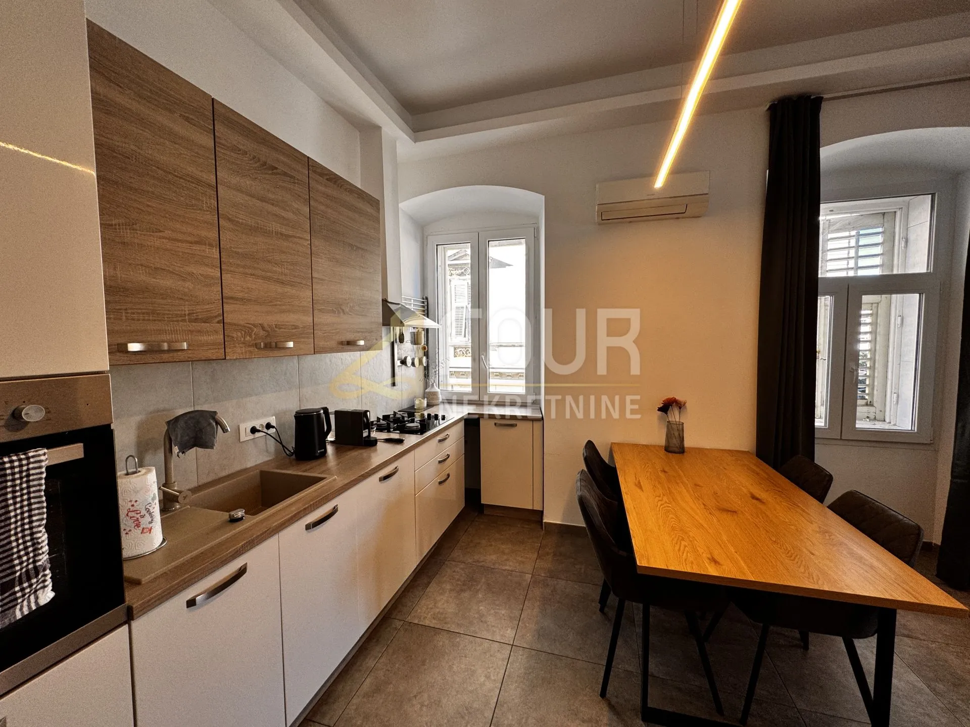 rijeka, centar, 166.49m2, u naravi 5 apartmana - slika 4