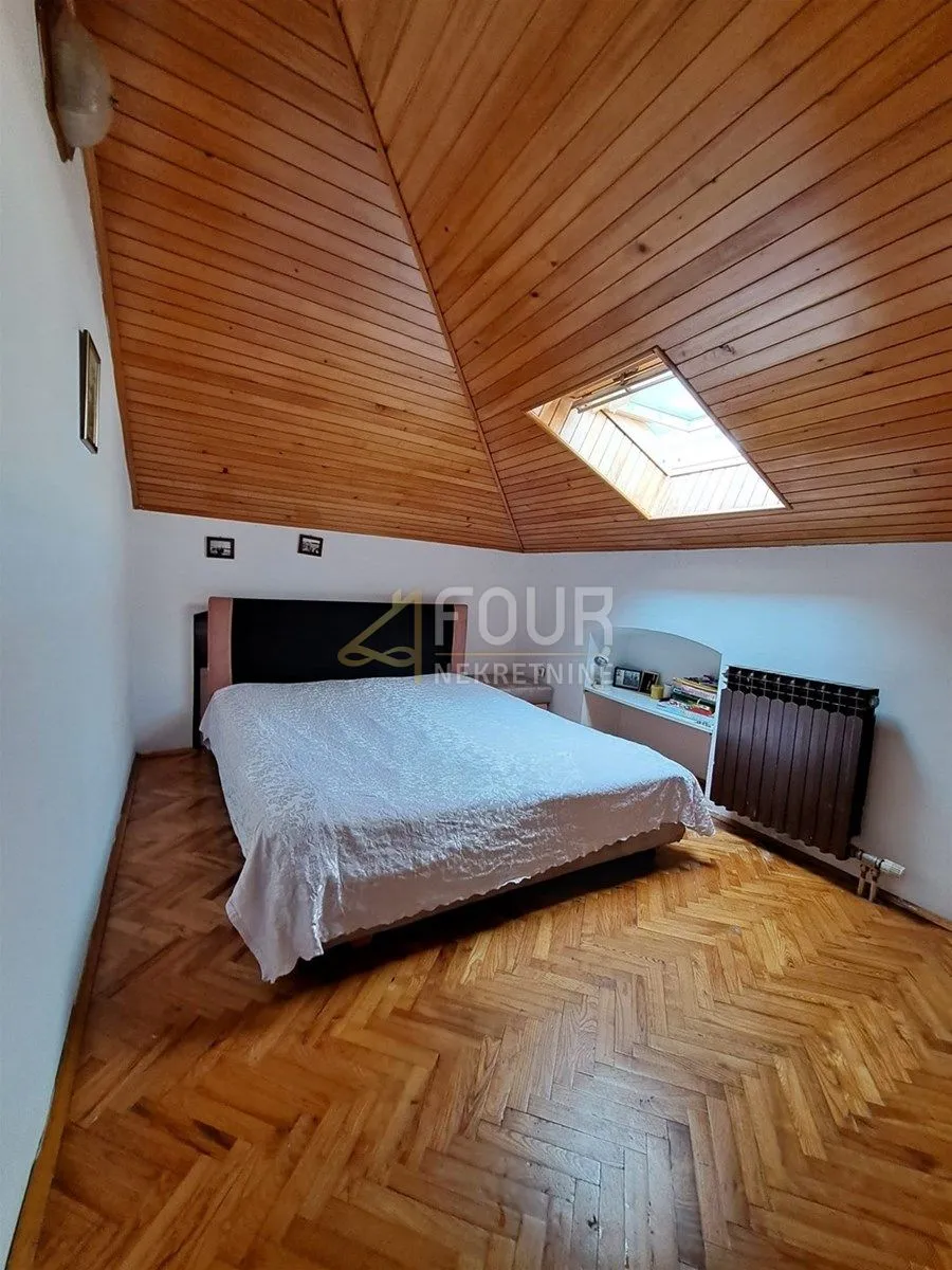 novi vinodolski, kuća s 2 stana i dvoetažnim poslovnim prostorom - slika 8