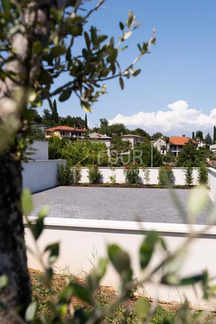 lovran, nova luksuzna vila s bazenom i prekrasnim pogledom na kvarner - slika 12