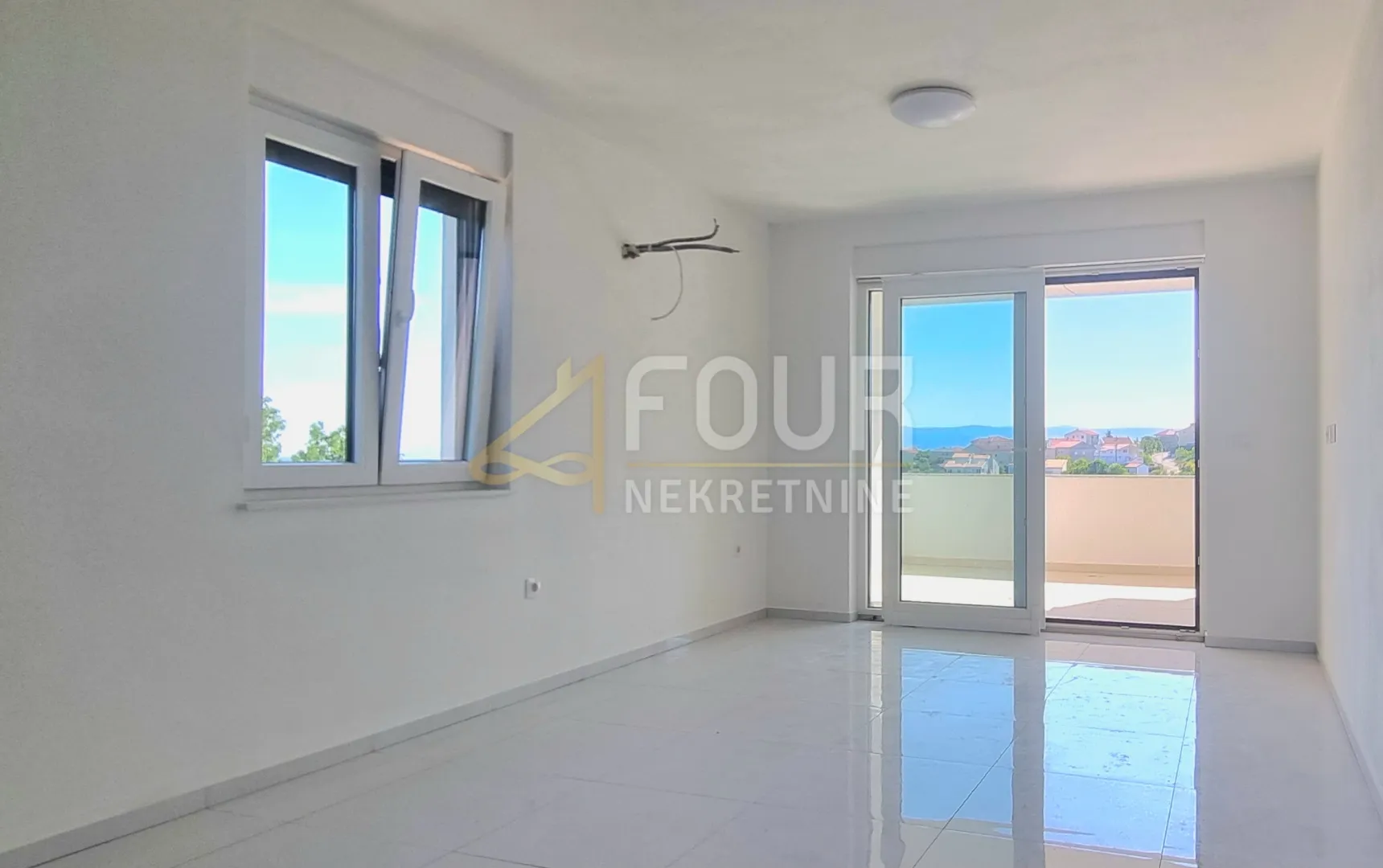 Novi Vinodolski, novogradnja, 2s+db, 65.67m2, lođa