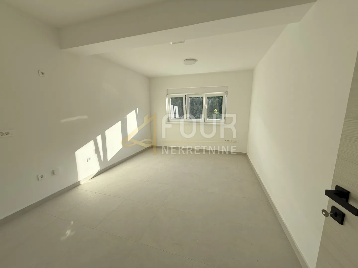 zakup, škurinje, poslovni prostor - uredi, 147m2 - slika 3