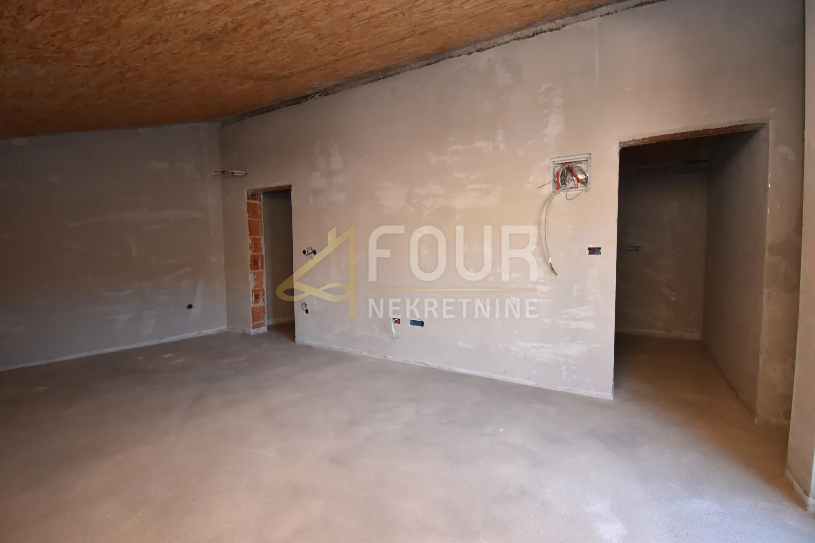 otok krk, vrbnik, 86.25m2, dvoetažni 2s+db, balkon i lođa - slika 6