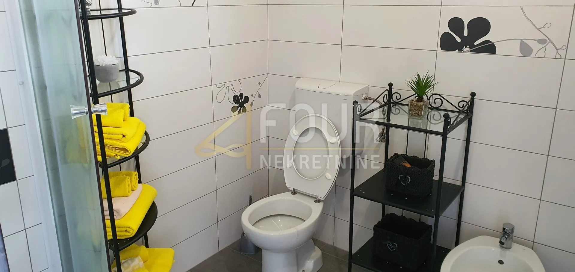 otok krk, 2s+db, 194.2m2, terasa, balkon, garaža - slika 20