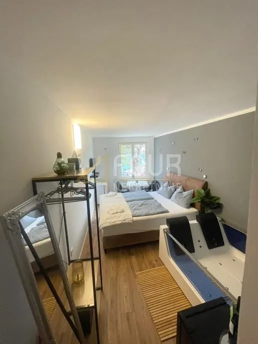 Istra, Umag, poslovno-stambeni objekt, atraktivna pozicija!