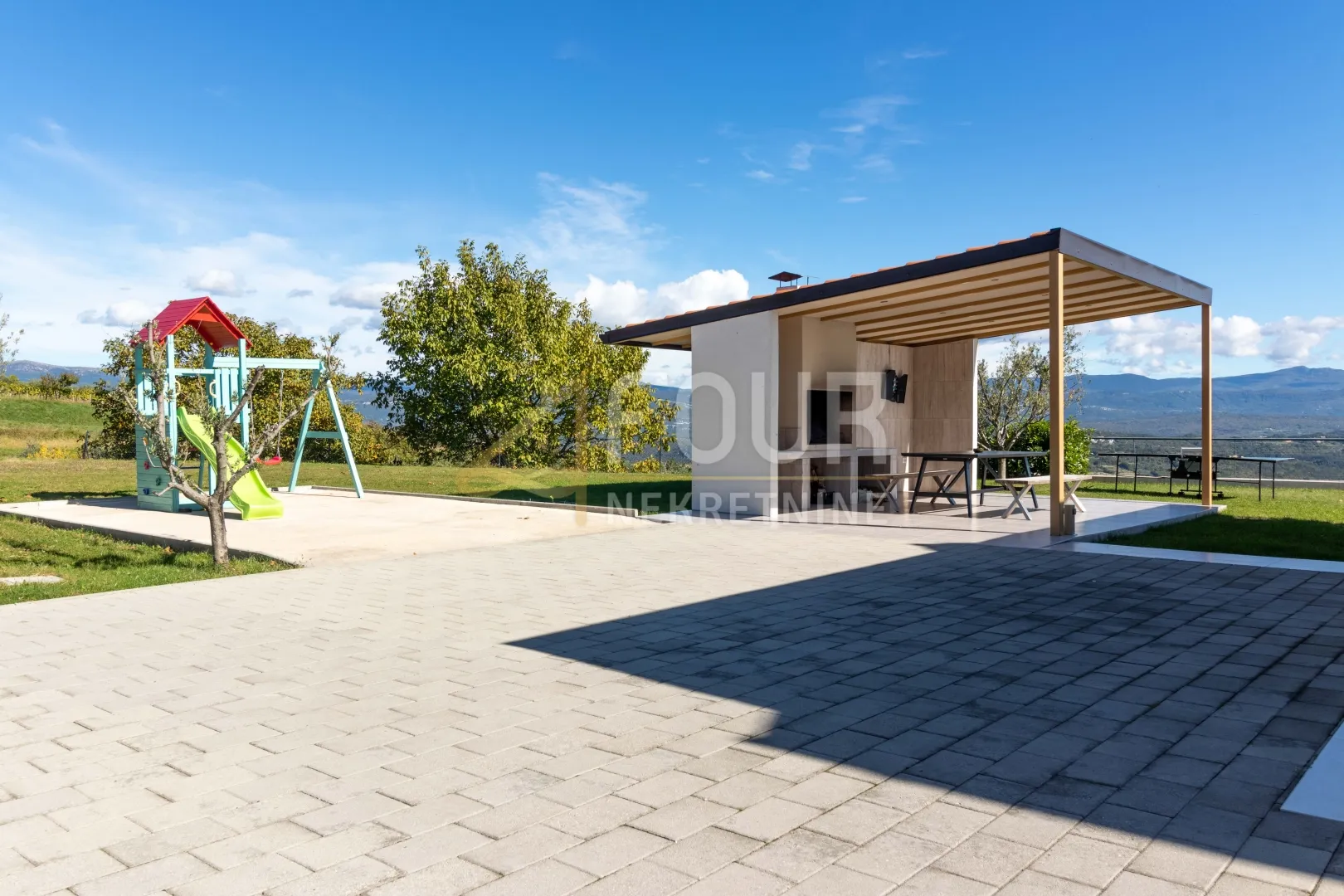 istra, buzet, luksuzna vila s bazenom - slika 36