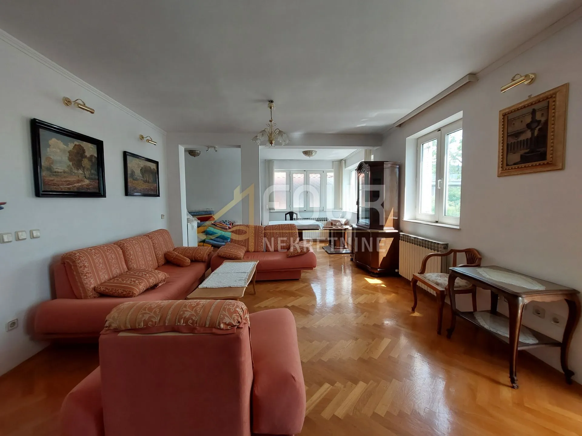 Rijeka, Škurinje, adaptirana kuća s 3 stana i garažom