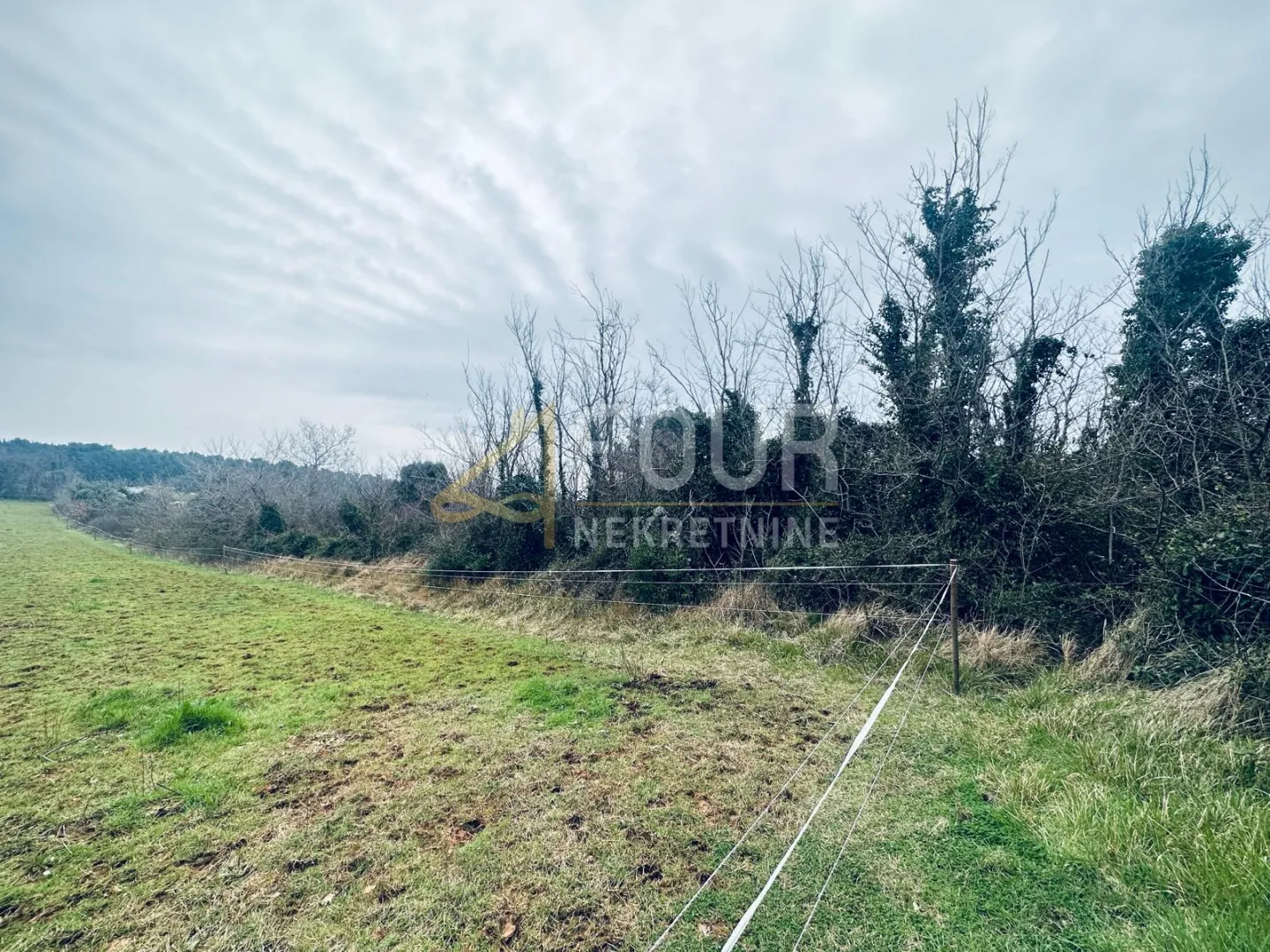 Istra, Ližnjan, poljoprivredno zemljište, 1.899m2